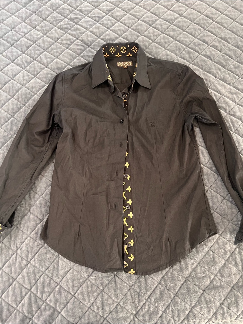 Louis Vuitton Shirt Top women’s small button up long sleeve logo cuffs Q